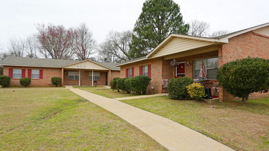 McDaniel Arms Apartments in Northport, AL - Building Photo - Building Photo