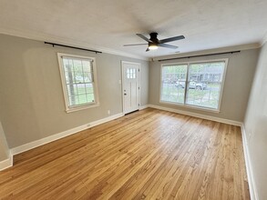 907 Echles St in Memphis, TN - Foto de edificio - Building Photo