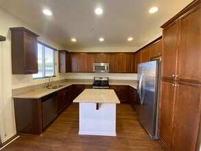 3405 Leopard Ct in Rosamond, CA - Building Photo - Building Photo