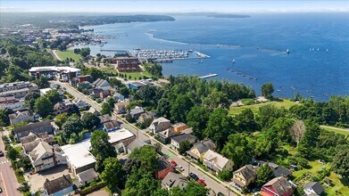 72 Lakeview Ter, Unit D in Burlington, VT - Foto de edificio - Building Photo