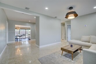 1728 NE 17th Ter in Fort Lauderdale, FL - Building Photo - Building Photo