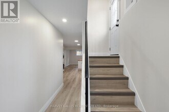 242 Acton Ave in Toronto, ON - Building Photo - Building Photo