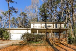 3656 Chestnut Lake Ct in Jonesboro, GA - Building Photo