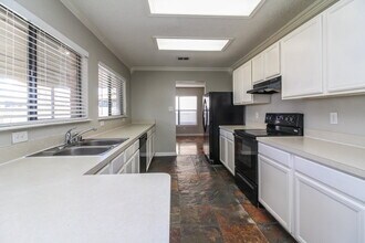 3153 Pine Valley Dr in Grand Prairie, TX - Building Photo - Building Photo