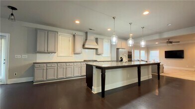 4844 Albany Wy in Atlanta, GA - Building Photo - Building Photo