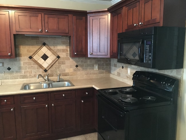 1503 N Cleveland Ave in Cameron, TX - Foto de edificio - Building Photo