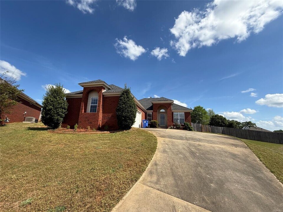 650 Little Farm Rd in Prattville, AL - Building Photo