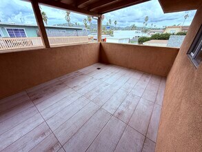 1108 Hingham Ln in Ventura, CA - Foto de edificio - Building Photo