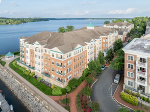 Harbor Point West in Woodbridge, VA - Building Photo - Building Photo