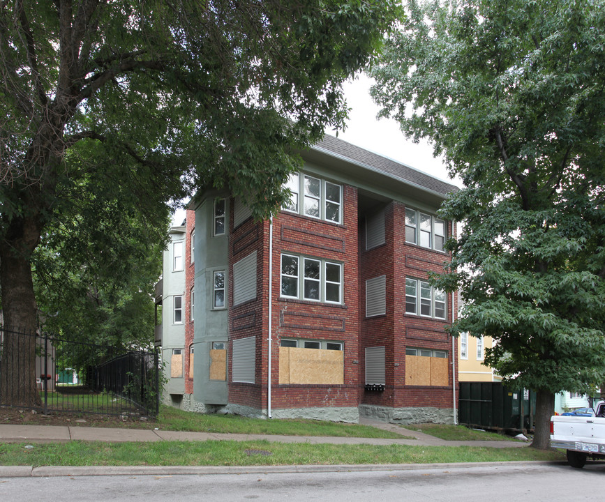 2702-2704 Peery Ave in Kansas City, MO - Building Photo