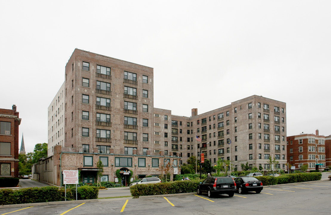 Stuyvesant Apartments in Buffalo, NY - Building Photo