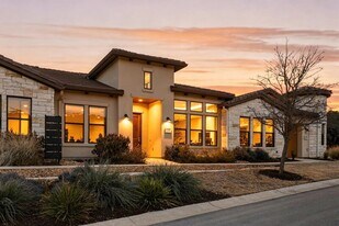 138 Rivalto Dr in Horseshoe Bay, TX - Building Photo