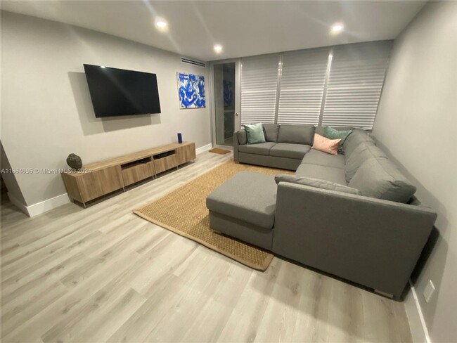 230 174th St, Unit #1207 in Sunny Isles Beach, FL - Building Photo - Building Photo