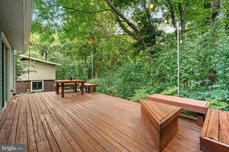 1522 Bal Harbor Ct in Herndon, VA - Foto de edificio - Building Photo