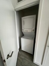 360 NW 24th St, Unit S1 in Miami, FL - Building Photo - Building Photo
