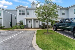 318 Date Palm Ln in Freeport, FL - Building Photo