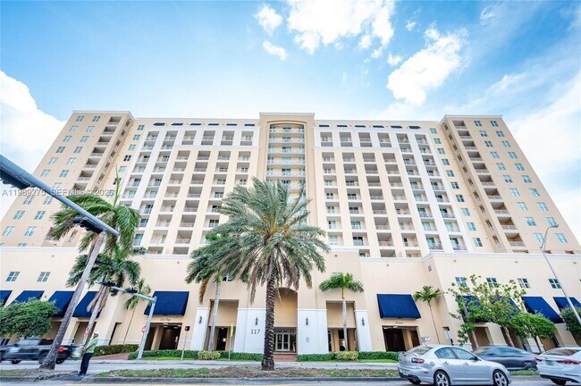 117 NW 42nd Ave in Miami, FL - Foto de edificio - Building Photo