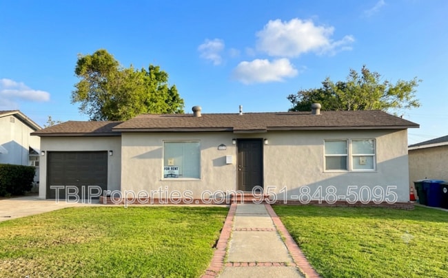 property at 4667 N Mayfield Ave