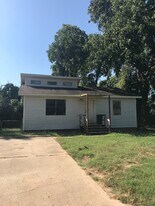 2402 Taft St in Van Buren, AR - Building Photo