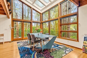 6100 Ravenna Ave NE in Seattle, WA - Building Photo - Building Photo