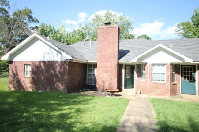 2112 Harris Dr in Oxford, MS - Building Photo - Building Photo