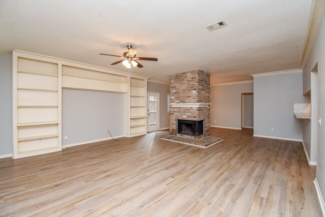 10319 Tablerock Dr in Houston, TX - Building Photo - Building Photo