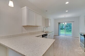 146 Bellasera Wy in Richmond Hill, GA - Building Photo - Building Photo