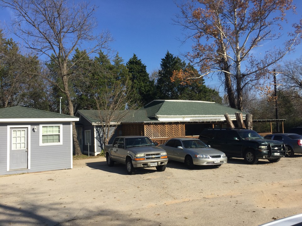 1401 Mockingbird Ln in Denton, TX - Building Photo