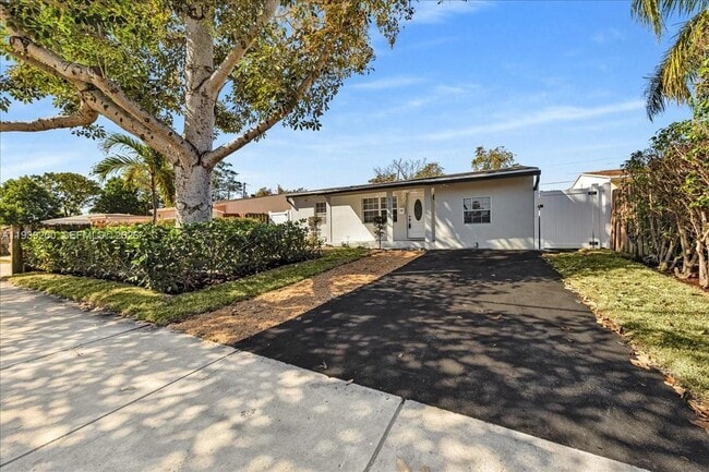 5157 NE 6th Ave in Fort Lauderdale, FL - Building Photo - Building Photo