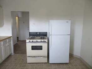 88 3/4 Palm St, Unit 88.75 Palm St. Apt H in Nashua, NH - Building Photo - Building Photo