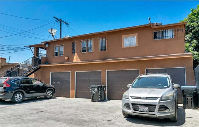 1217 W 62nd St in Los Angeles, CA - Building Photo - Building Photo