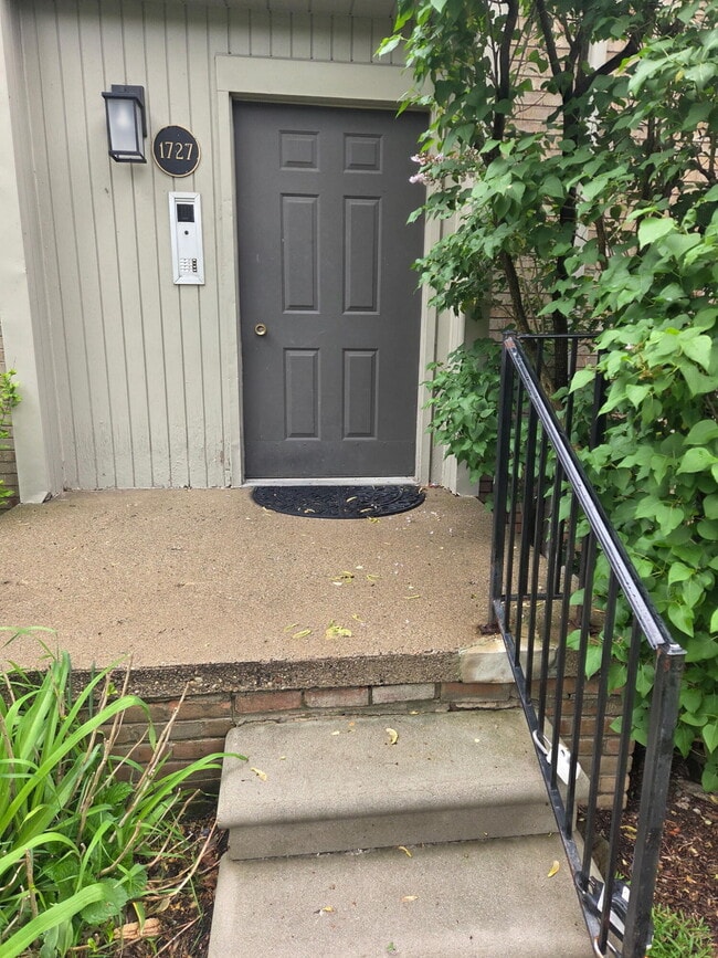 property at 1727 E 14 Mile Rd