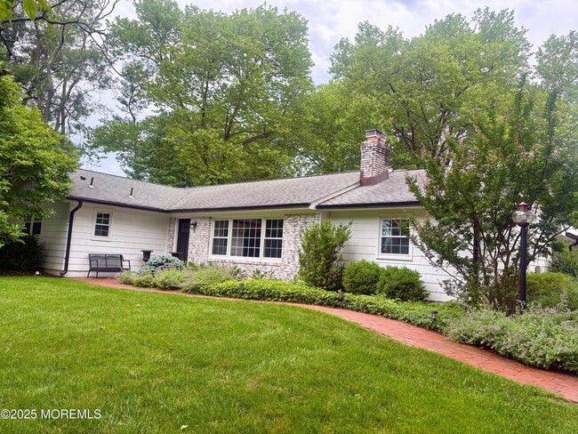41 Pelican Rd in Middletown, NJ - Foto de edificio - Building Photo