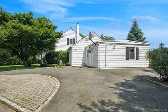 1250 Harbor Rd in Hewlett, NY - Building Photo - Building Photo