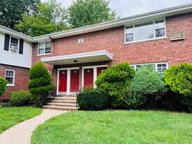 241 Passaic St in Paramus, NJ - Building Photo