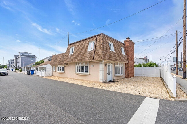 102 W Colony Rd in Lavallette, NJ - Building Photo - Building Photo