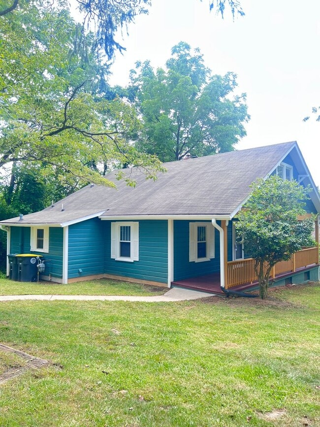 59 Vine St in Woodfin, NC - Building Photo - Building Photo