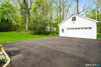 33 Circle Dr in Greenwich, CT - Building Photo - Building Photo