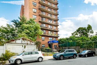 Austin Towers in Rego Park, NY - Building Photo - Building Photo