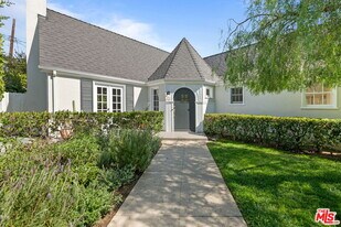 234 N Ridgewood Pl in Los Angeles, CA - Building Photo