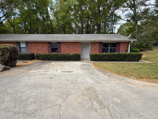 1035 Eastview Rd NE in Conyers, GA - Building Photo - Building Photo