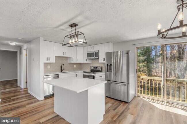 property at 1947 Sue Creek Dr