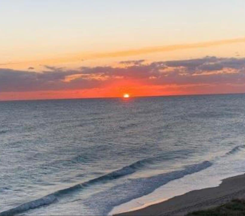 4160 NE Breakwater Dr in Jensen Beach, FL - Foto de edificio