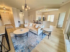 401 Bayfront Pl in Naples, FL - Foto de edificio - Building Photo