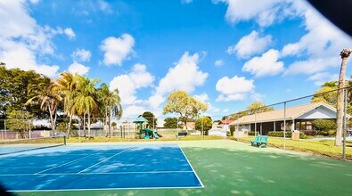 9856 Watermill Cir in Boynton Beach, FL - Building Photo - Building Photo