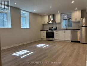 65 Stormont Trail in Vaughan, ON - Building Photo - Building Photo