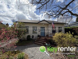 4902 N 16th St in Tacoma, WA - Building Photo