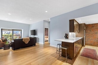 28 Atlantic Ave, Unit 618 in Boston, MA - Building Photo - Building Photo