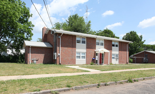 Shea Gardens in East Hartford, CT - Foto de edificio - Building Photo