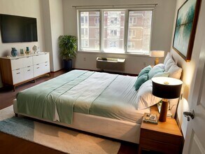 2207 City Pl in Edgewater, NJ - Building Photo - Building Photo